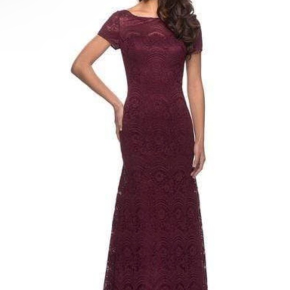 NWT - LA FEMME Bateau Neckline Lace Gown Size 8